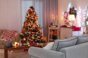 Salotto con Albero di Natale e decorato a festa